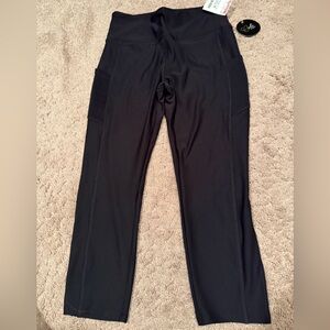 Cali Active Capri Leggings NWT